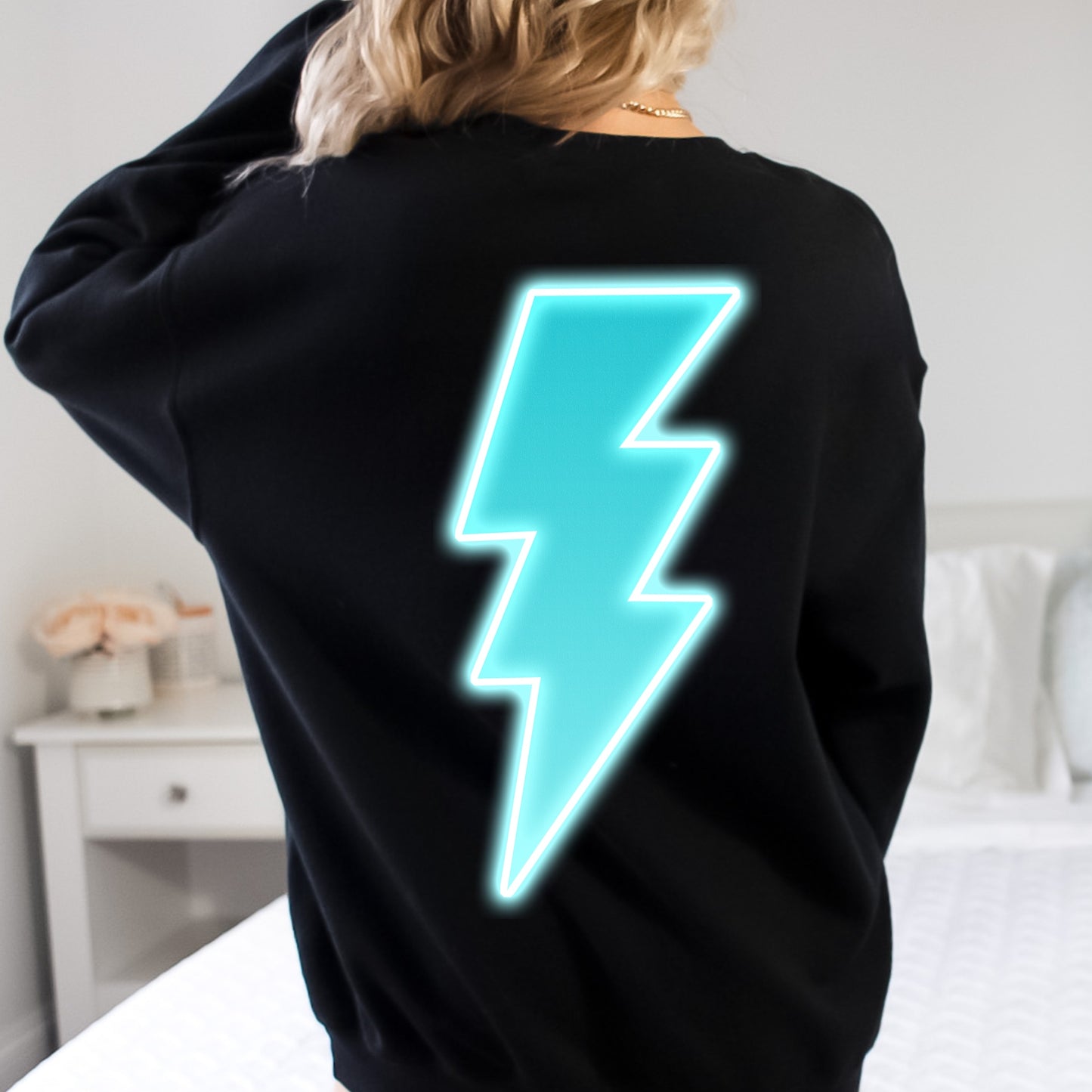 CYAN LIGHTNING BOLT